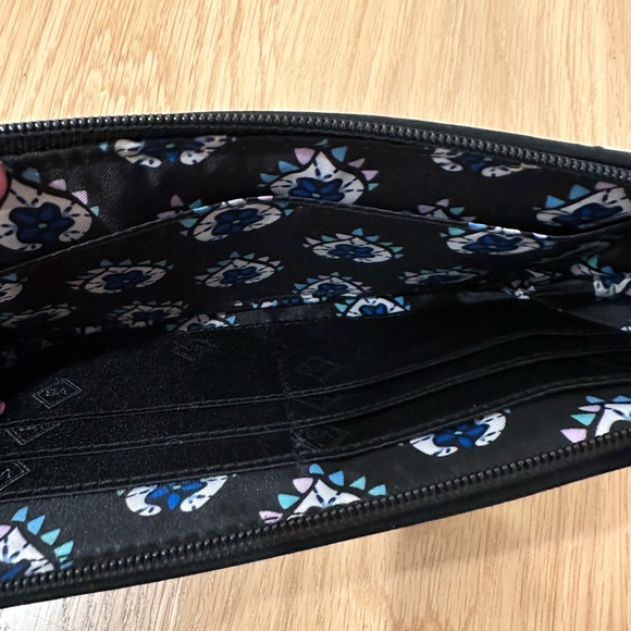 Vera Bradley Floral Black Wristlet wallet - Picture 4 of 5